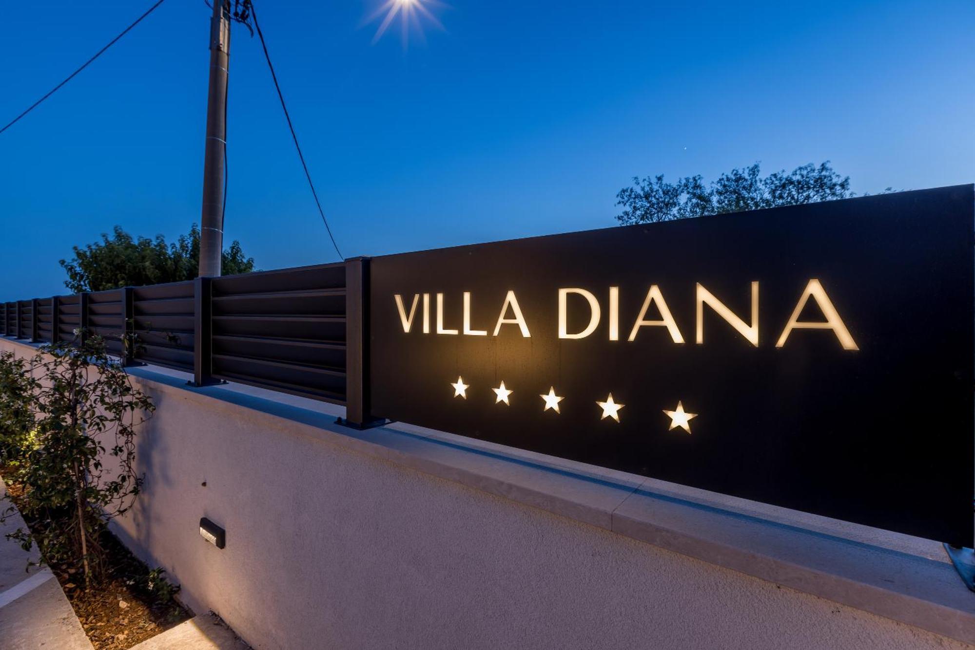 Luxury Villa Diana With Heated Pool And Jacuzzi Dograde Exterior photo